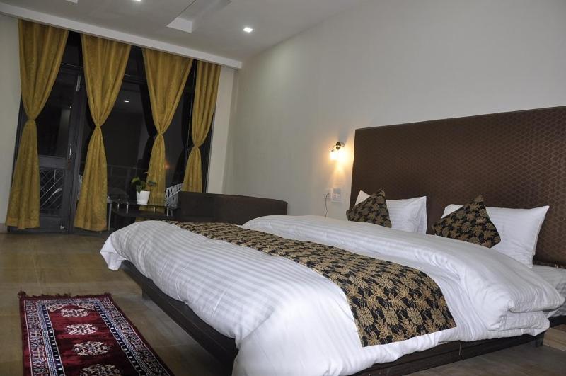 Oyo 28425 Dal Lake Resort Dharamshala Exterior foto